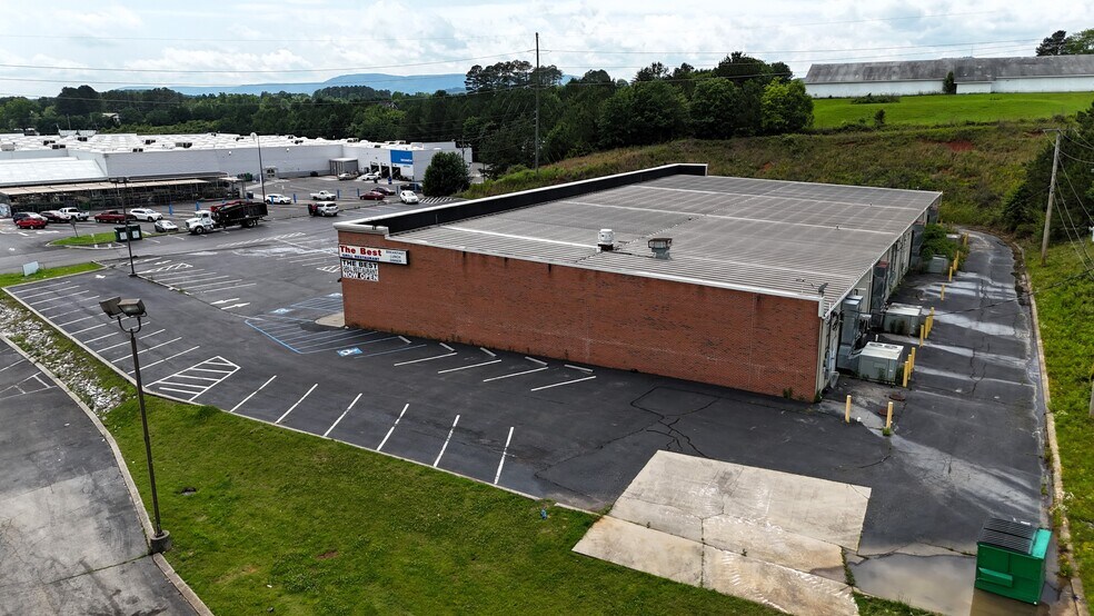 More Photos Of 150 Pearl Dr, LaFayette Restaurant For Sale