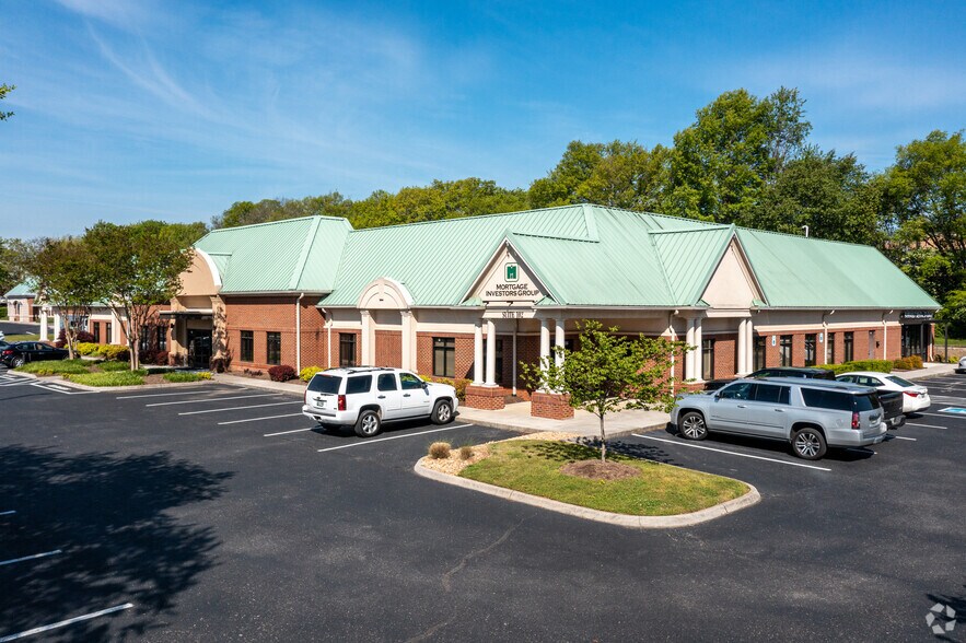 Primary Photo Of 11201 W Point Dr, Knoxville Medical For Lease