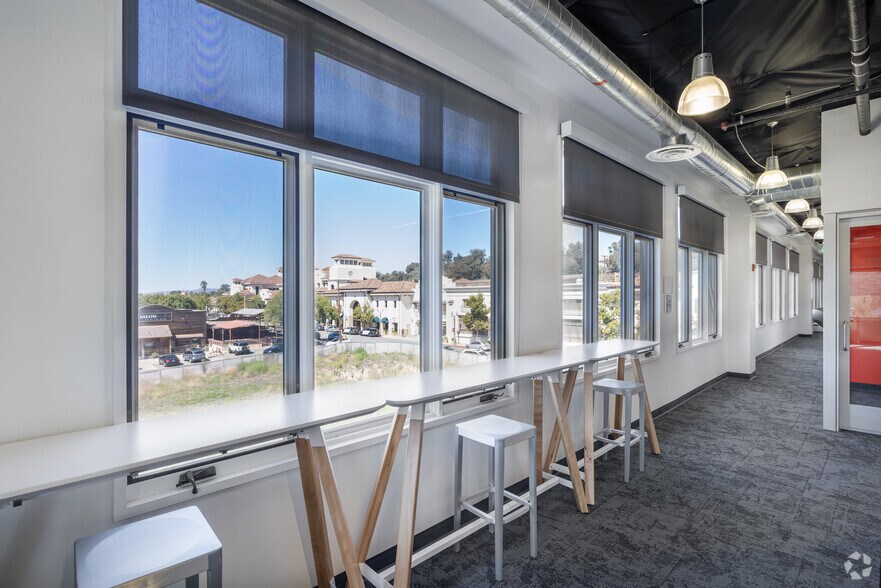 More Photos Of 41923 2nd St, Temecula Office For Lease