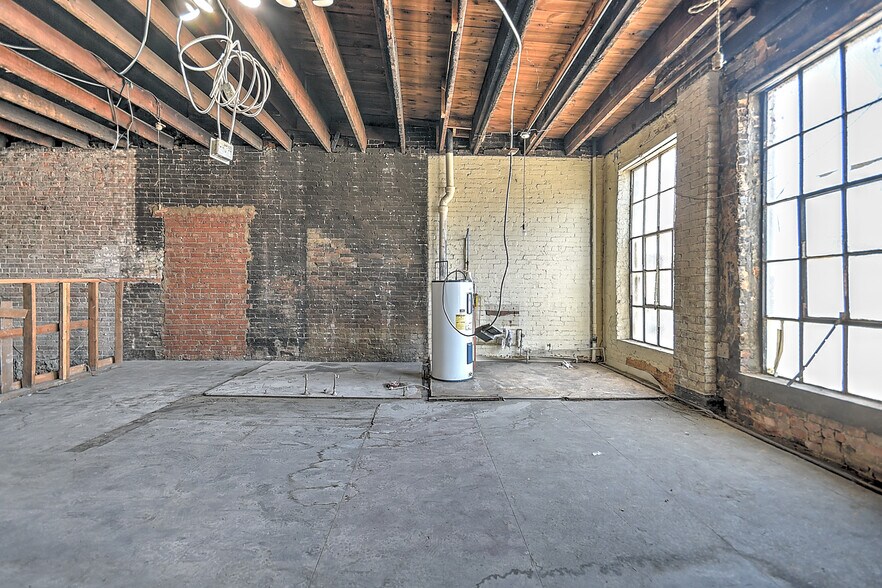 More Photos Of 531 State St, Bristol Storefront Retail Office For Sale