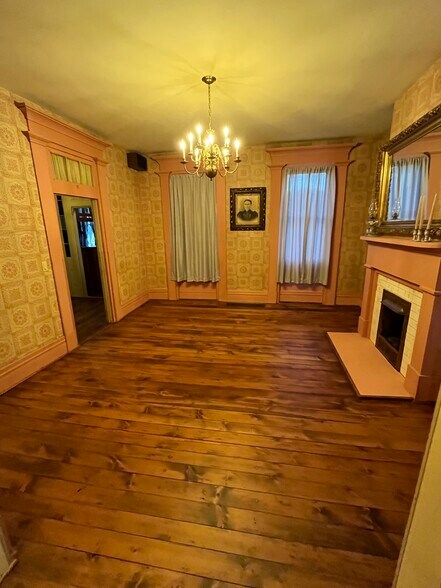 More Photos Of 690-692 State Route 66, Leechburg General Retail For Sale