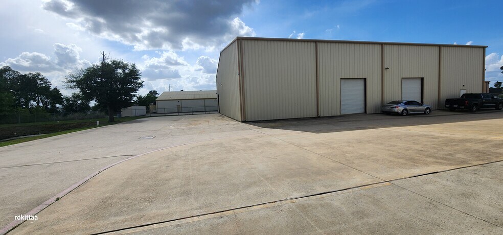 More Photos Of 616 Rankin Cir N, Houston Warehouse For Lease