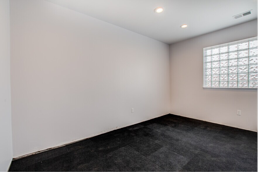 More Photos Of 1243 Tennessee Ave, Cincinnati Warehouse For Sale