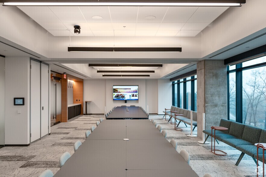 More Photos Of 541 Church At North Hills St, Raleigh Office For Lease