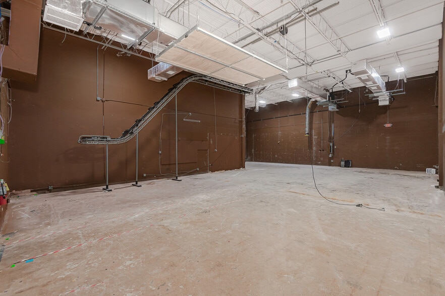 More Photos Of 3650 Coral Ridge Dr, Coral Springs Light Manufacturing For Sale