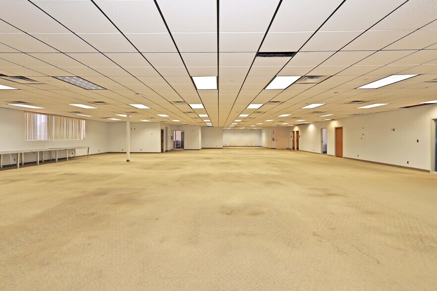 More Photos Of 41725 Cook St, Palm Desert Office For Sale