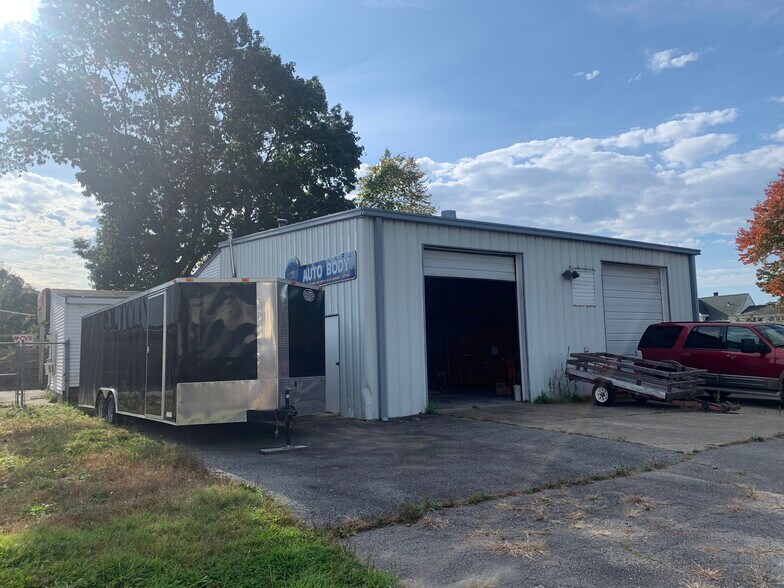 More Photos Of 41R Central St, East Bridgewater Auto Repair For Sale