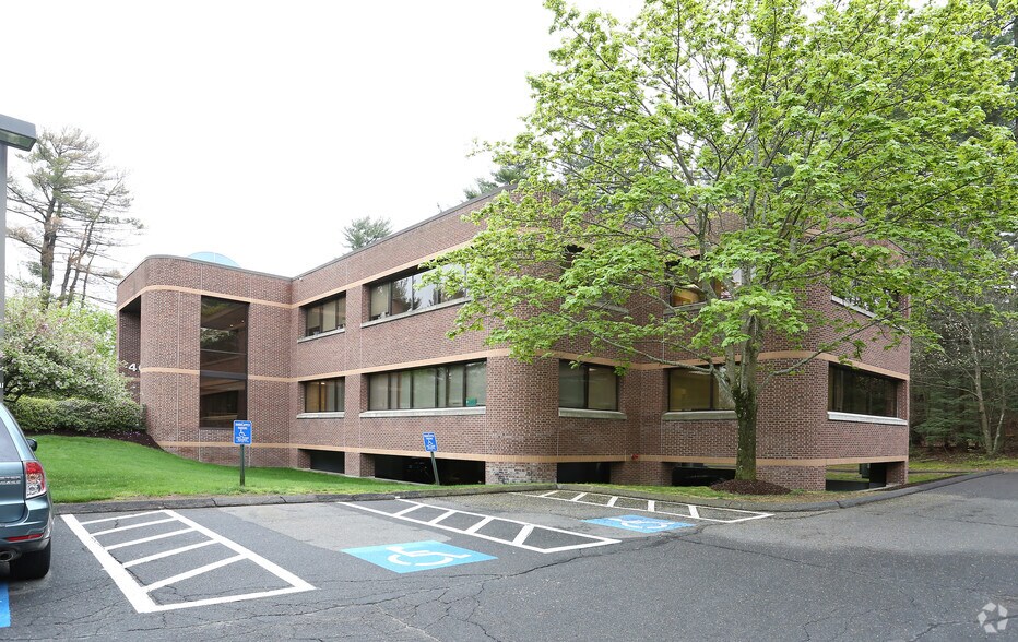 More Photos Of 40 Dale Rd, Avon Medical For Lease