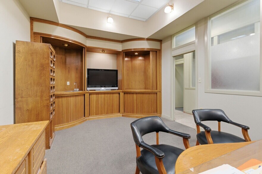 More Photos Of 1025 Central Ave, Tracy Medical For Sale