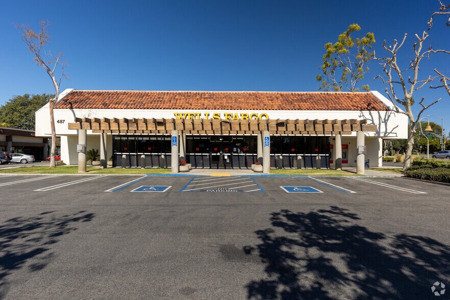 More Photos Of 453 Carmen Dr, Camarillo General Retail For Lease