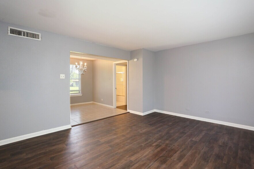 More Photos Of 309 Calgary Ave, San Antonio Apartments For Sale