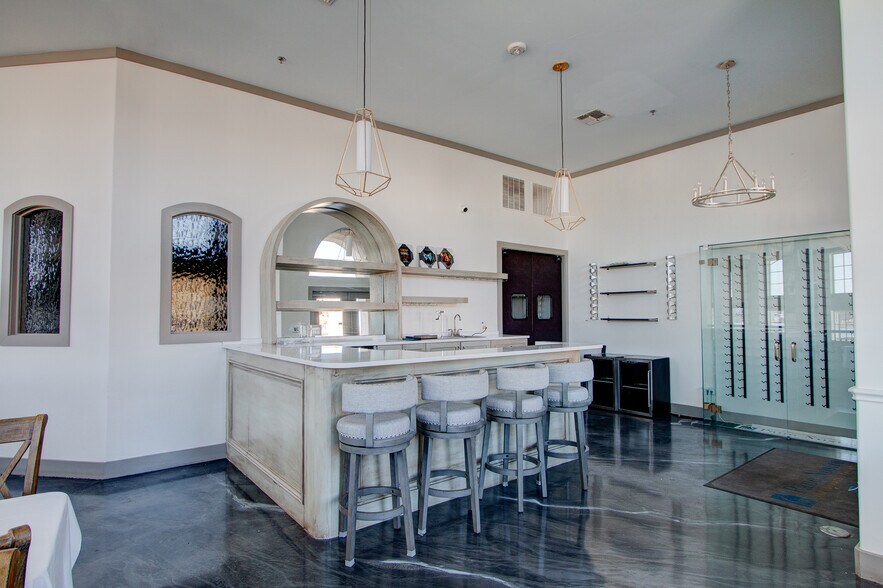 More Photos Of 6675 Mediterranean Dr, McKinney Restaurant For Sale