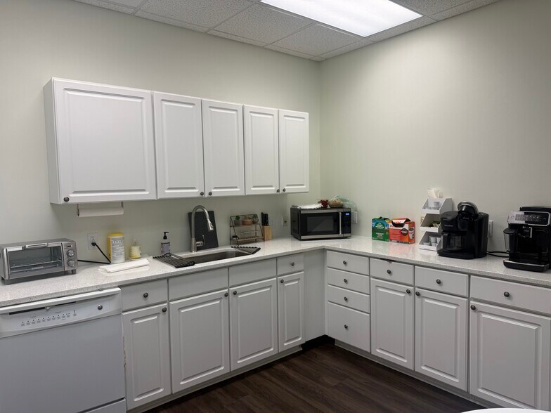 More Photos Of 320 1st St N, Jacksonville Beach Office Residential For Sale