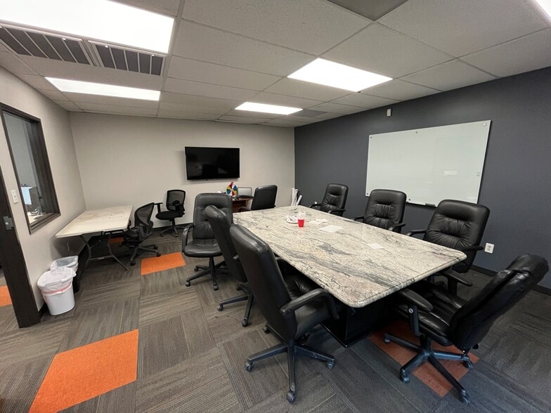 More Photos Of 1820-1880 W Evans Ave, Englewood Warehouse For Lease