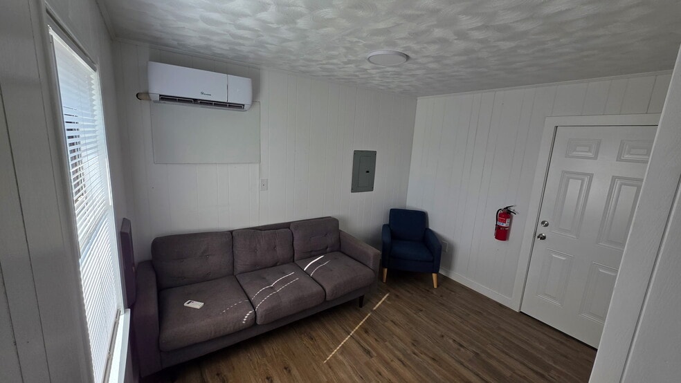 More Photos Of 1518 Concord Ave, Monroe Auto Dealership For Lease