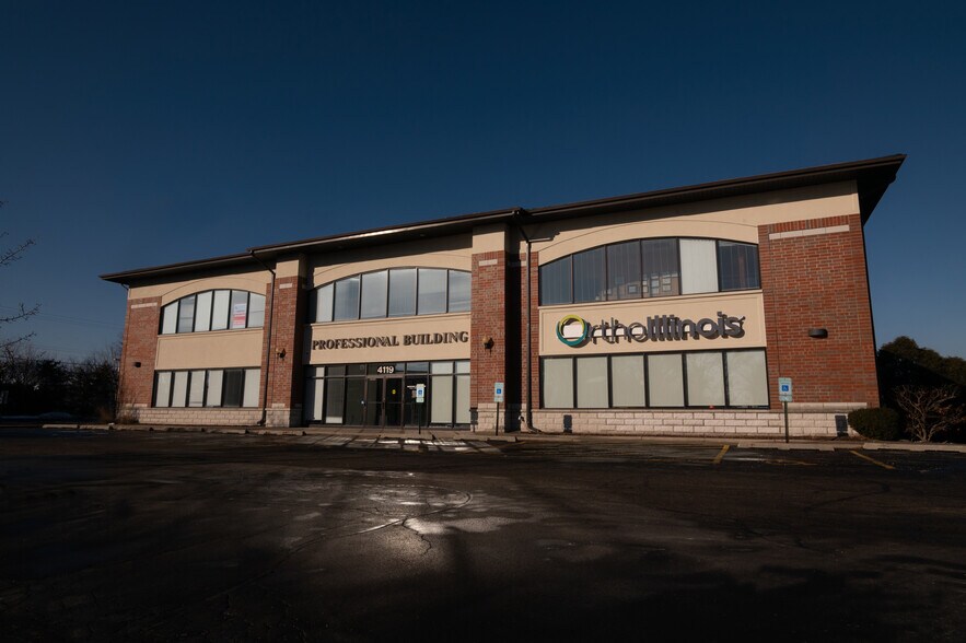 Primary Photo Of 4119 W Shamrock Ln, McHenry Medical For Lease
