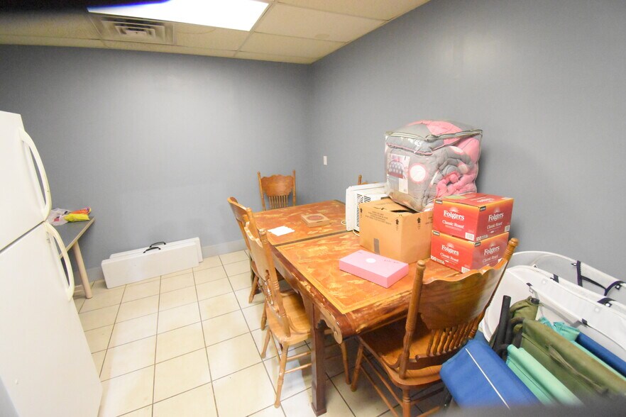 More Photos Of 300 Washington St, Rensselaer Auto Repair For Sale