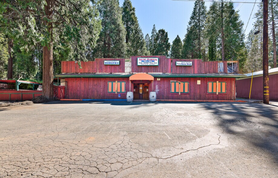 Primary Photo Of 6022 Pony Express Trl, Pollock Pines Freestanding For Sale