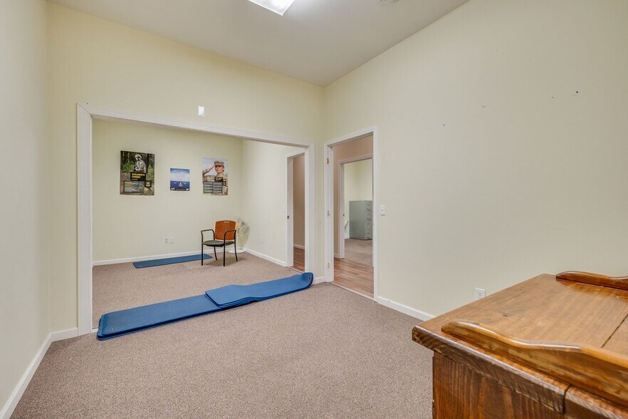 More Photos Of 3815 Highway 66 S, Rogersville Office For Lease