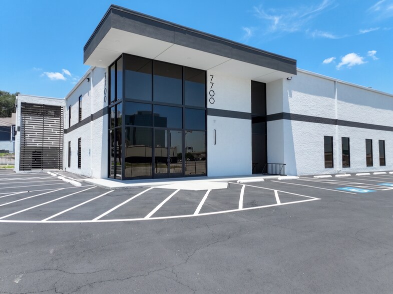 More Photos Of 7700 Torino St, San Antonio Flex For Sale