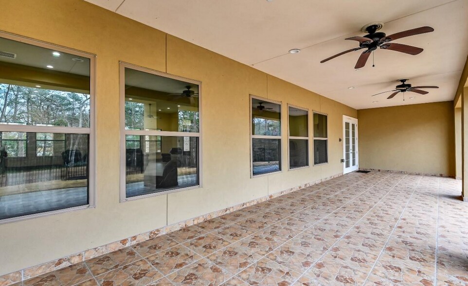 More Photos Of 196 Camelot St, Conroe Assisted Living For Sale