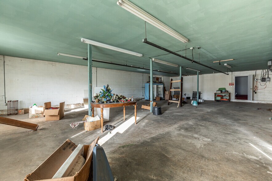 More Photos Of 400 Highway 22, Clifton Storefront Retail Office For Lease