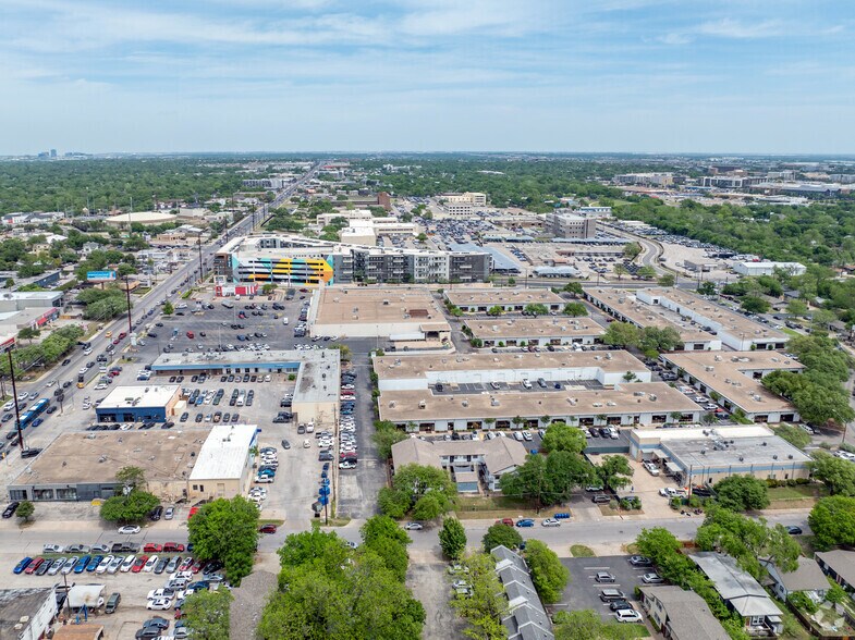More Photos Of 5555 N Lamar Blvd, Austin Unknown For Lease