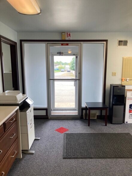 More Photos Of 3046 Industrial Blvd, Bethel Park Light Manufacturing For Lease