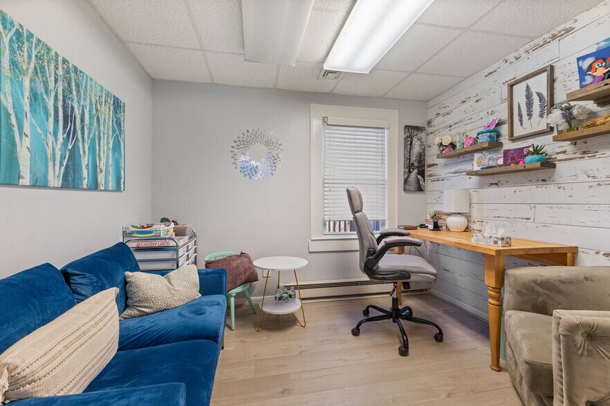 More Photos Of 18 Miller Rd, Mahopac Office For Sale