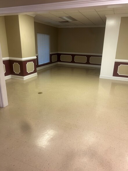 More Photos Of 5684 Cleaves Dr, Arlington Office For Sale