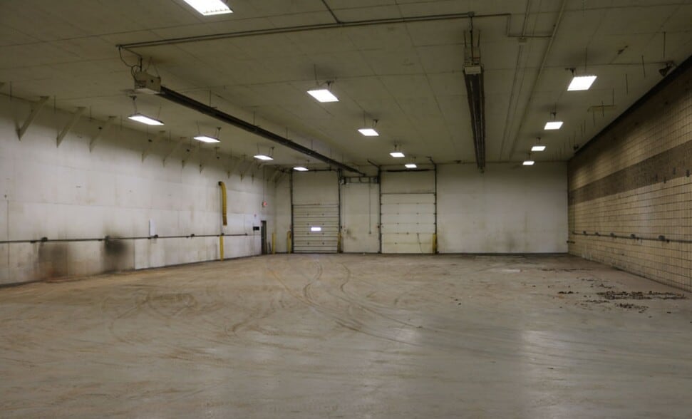 More Photos Of 4221 James P Cole Blvd, Flint Manufacturing For Lease
