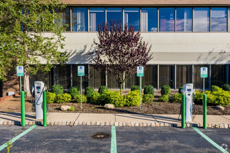 More Photos Of 6 Arrow Rd, Ramsey Office For Lease