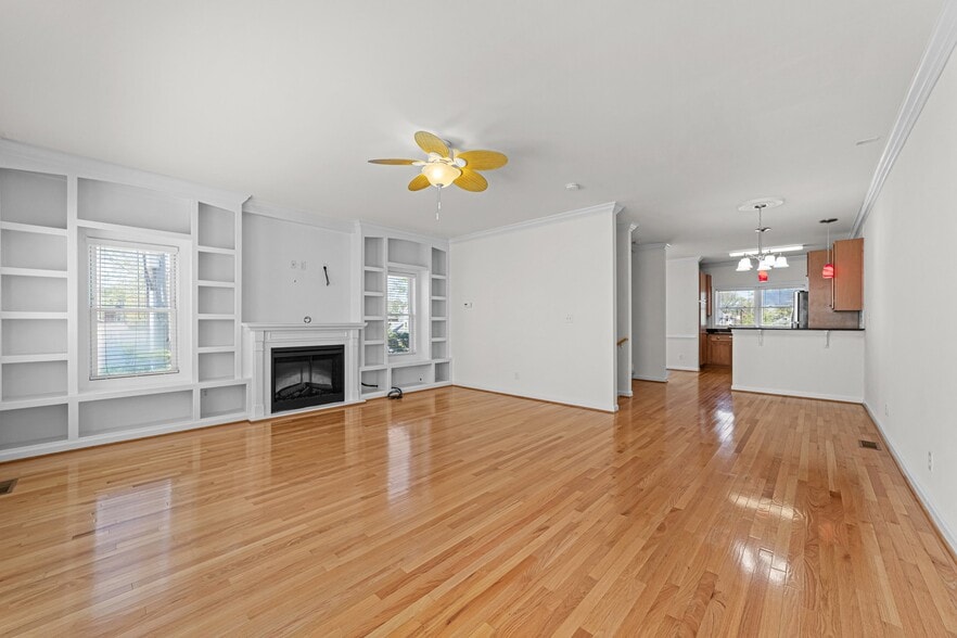 More Photos Of 2007 Baltic Ave, Virginia Beach Apartments For Sale