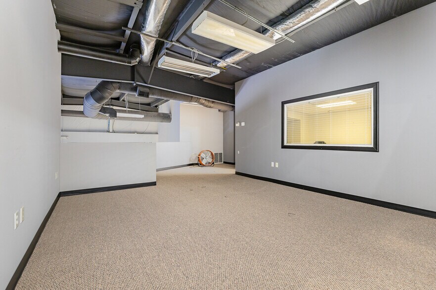 More Photos Of 100 Industrial Dr, Fredericksburg Showroom For Sale