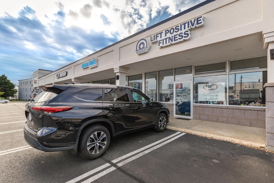 More Photos Of 407-411 Cabot St, Beverly Unknown For Lease