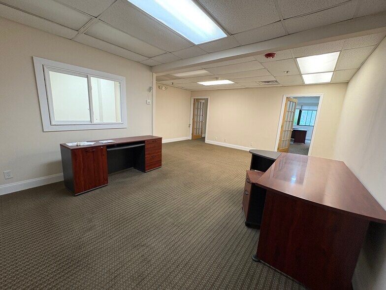 More Photos Of 1842 Beacon St, Brookline Medical For Sale