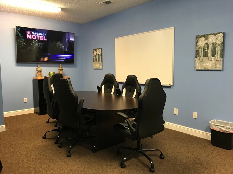 More Photos Of 7552 Navarre Pkwy, Navarre Office For Sale