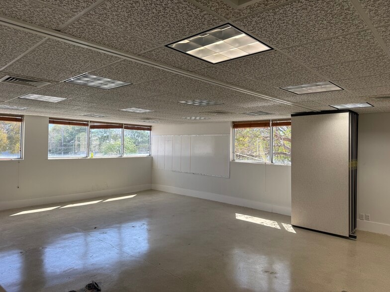 More Photos Of 2434 Hollywood Blvd, Hollywood Office For Sale