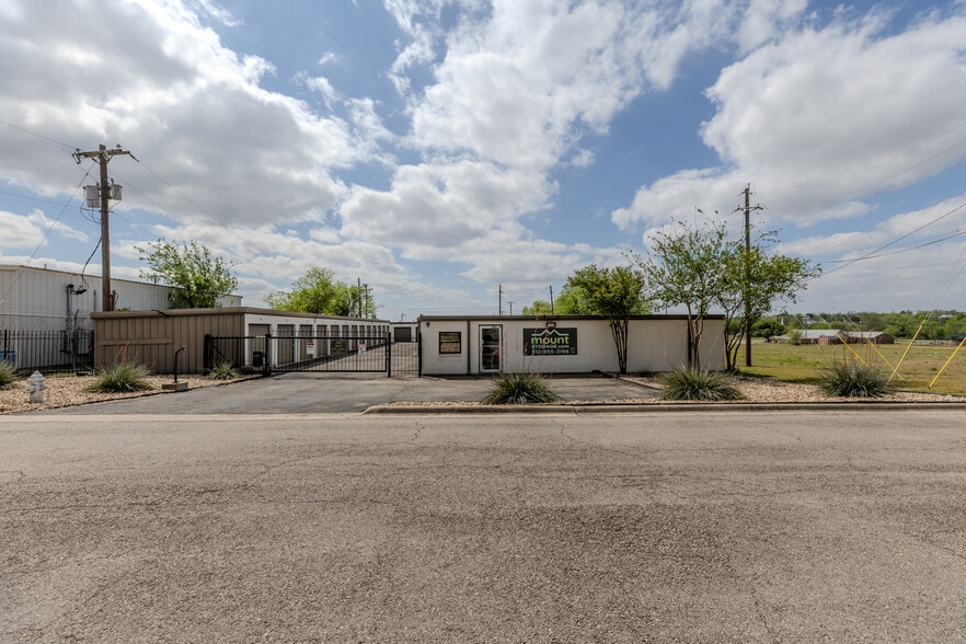 Primary Photo Of 209 Commercial Dr, Taylor Self Storage For Sale