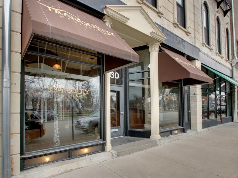 More Photos Of 130 N 5th St, Quincy Storefront Retail Residential For Lease