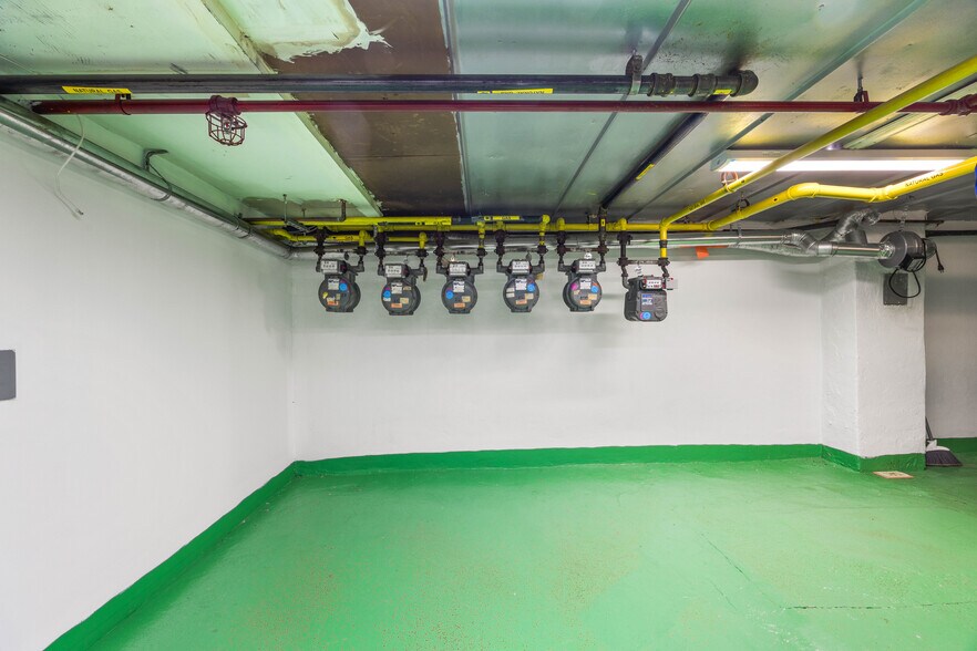 More Photos Of 45-44 Vernon Blvd, Long Island City Apartments For Lease