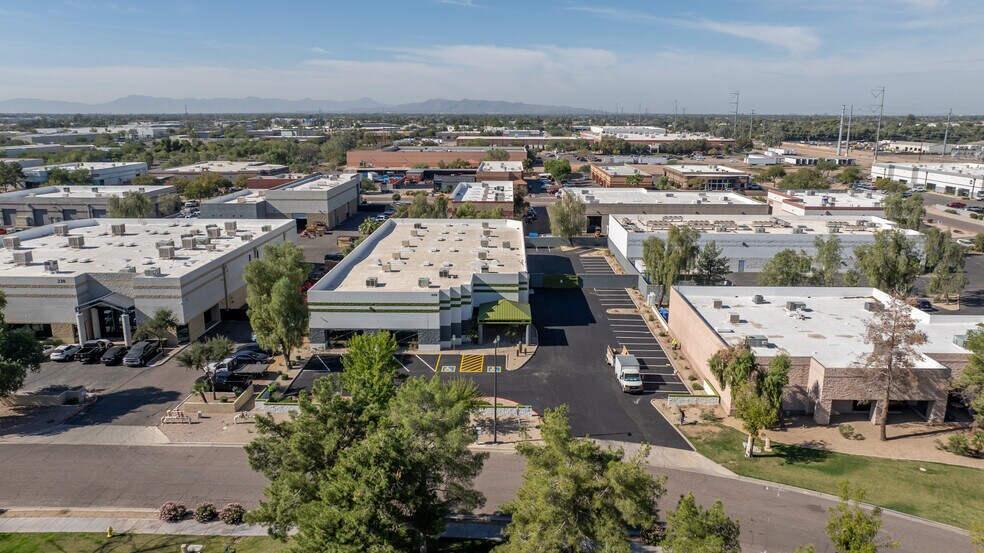 More Photos Of 240 N Sunway Dr, Gilbert Manufacturing For Lease