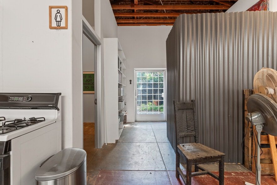 More Photos Of 1312 S Pacific Ave, San Pedro General Retail For Sale