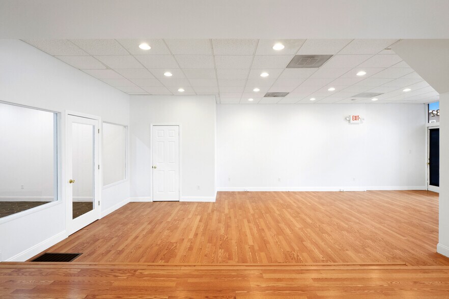 More Photos Of 6830 Gravois Ave, Saint Louis Storefront Retail Office For Lease