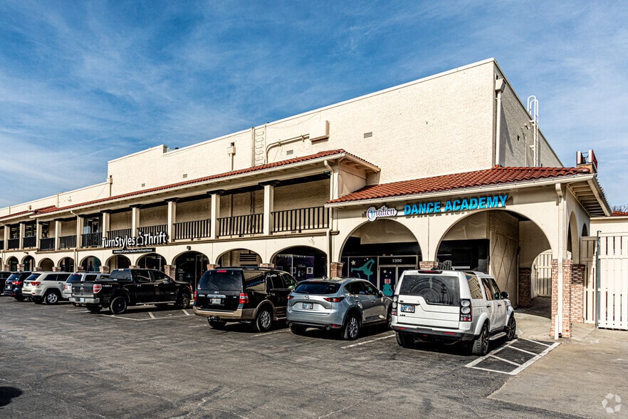 More Photos Of 5301-5431 Johnson Dr, Mission Unknown For Lease