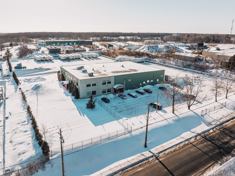 More Photos Of 500 Montée Labossière, Vaudreuil-dorion Service For Lease