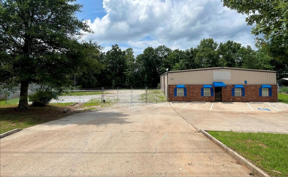 Primary Photo Of 2225 Jason Industrial Pky, Winston Warehouse For Lease