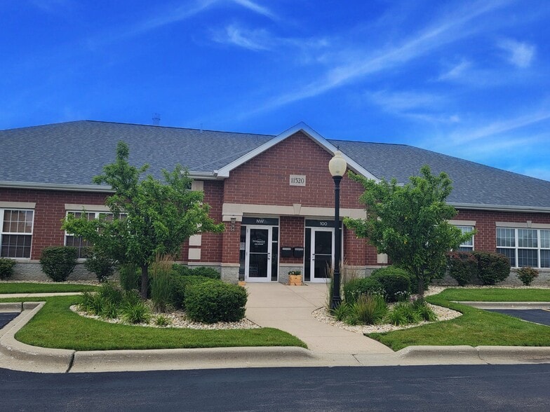 More Photos Of 11520 W 183rd St, Orland Park Medical For Lease