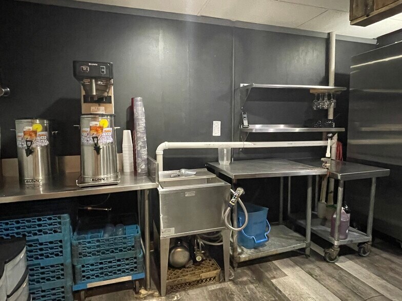 More Photos Of 160 W Broadway St, Sparta Restaurant For Sale