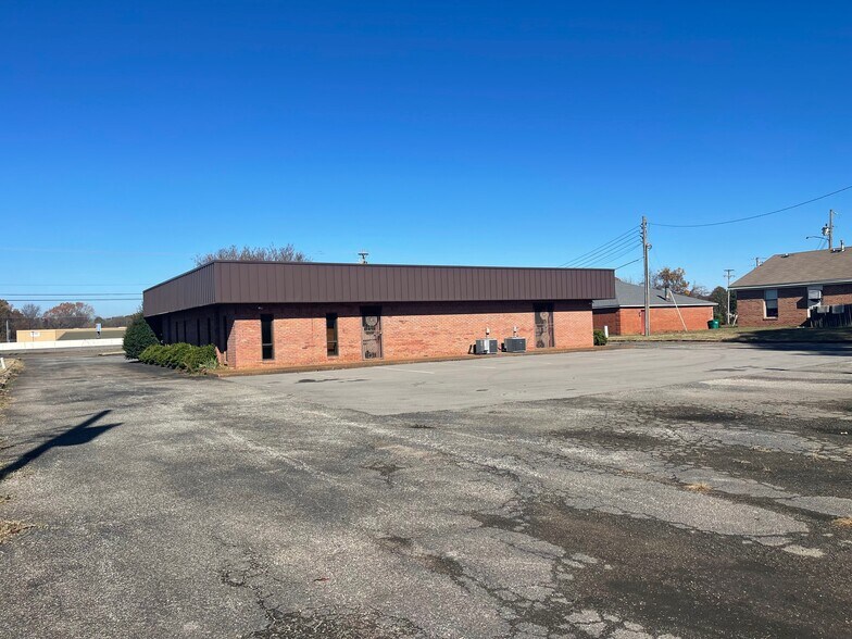 More Photos Of 240 Carriage House Dr, Jackson Office For Lease